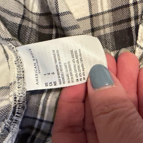 American Eagle Outfitters Gray and White Flannel Shirt , Pearl Buttons - Picture 6 of 8
